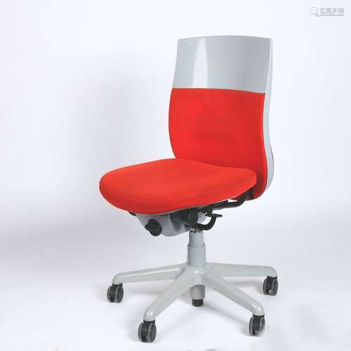 Tecno, fauteuil, coque en résine rouge et gris, pi…