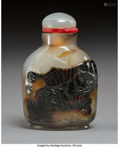 78034: A Chinese Carved Agate Snuff Bottle, 19th centur