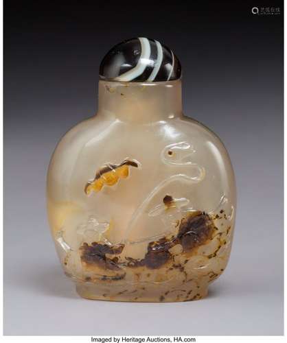 78041: A Chinese Carved Chalcedony Snuff Bottle, Qing D