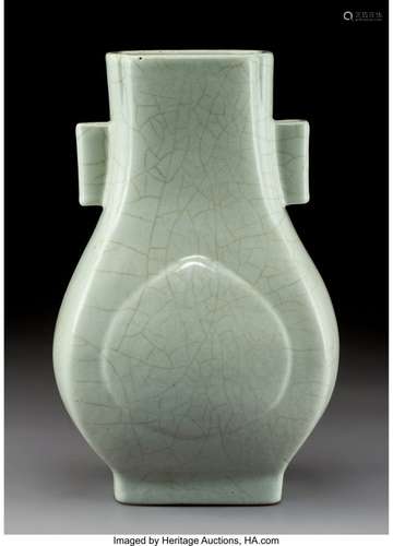 78185: A Chinese Ge-Type Hu Vase, late Qing Dynasty Mar