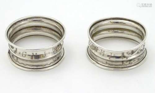 Silver napkin rings hallmarked Chester 1915 (12g)