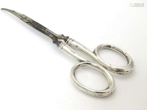 Silver handled scissors hallmarked Birmingham 1914