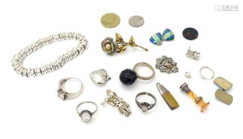 Assorted jewellery etc including a Mexican silver