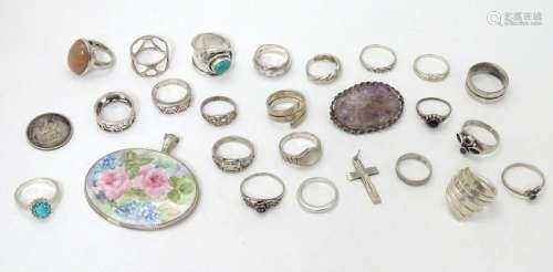 22 assorted rings including silver examples, together