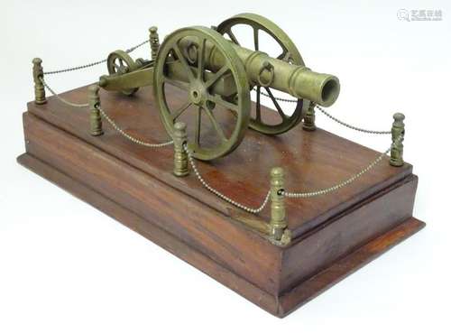 Militaria: A late 20th model artillery cannon, of brass