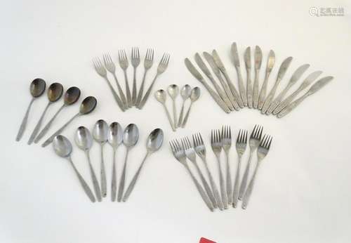 Vintage Retro : ' Viners INT ' Stainless Steel cutlery