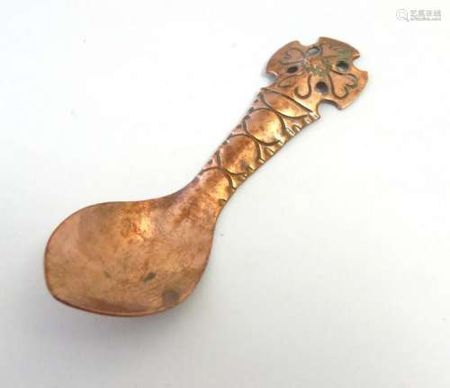 Arts and Crafts : A shaped plannished / hammered copper