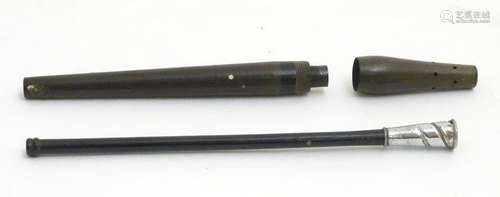 Art Deco: a long Bakelite cased cigarette mouth piece,