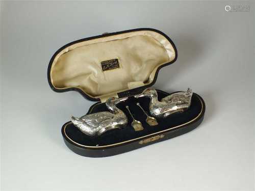 A cased pair of Edwardian novelty silver duck salts