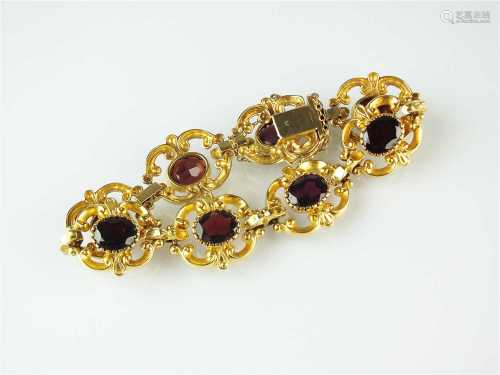 A 9ct gold 19th century style garnet bracelet