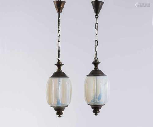 Seguso Vetri d'Arte, Murano, Two ceiling lights.Two ceiling lights.H. 77.5 cm. 1930s. Glass, clear