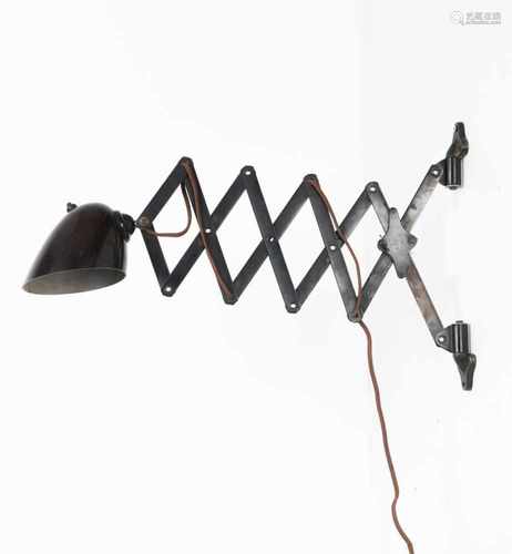 Germany, Scissor light, 1930sScissor light, 1930sL. 36.5-85 cm, D. 12.5 cm. Sheet metal, cast metal,