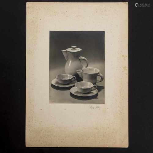 Heinz Störig, Photograph: Set by O. Lindig, 1933Photograph: Set by O. Lindig, 1933Photograph: Coffee