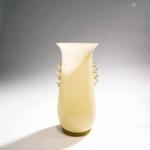 Barovier-Seguso & Ferro, 'Incamiciato' vase, c. 1933'Incamiciato' vase, c. 1933'Incamiciato' vase,