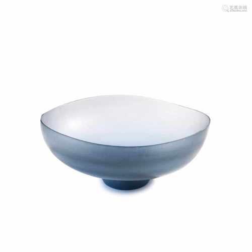 Tobia Scarpa, 'Battuto' bowl, 1959/60'Battuto' bowl, 1959/60H. 13 cm; Ø 29 cm. Execution: Venini &