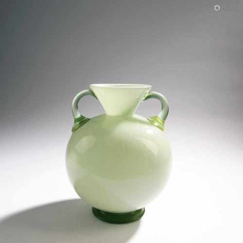 Seguso Vetri d'Arte, Vase, 1940sVase, 1940sH. 26 cm. Cased glass, colorless, white and green, base