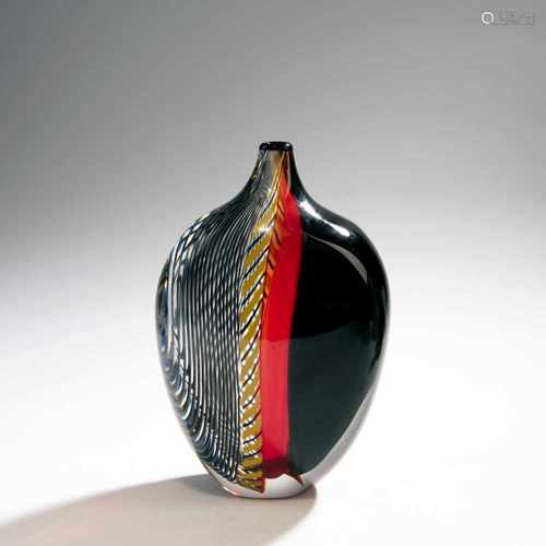 Lino Tagliapietra, Unique-Vase, 1987Unique-Vase, 1987Flattened heart shape. H. 26.5 cm. Cased glass,