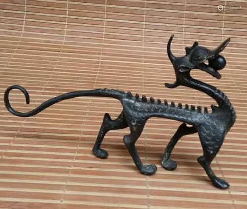 A BRONZE DRAGON STATUE QING DYNASTY.