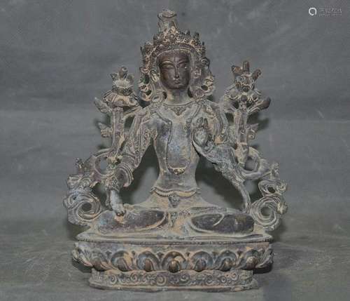 A BRONZE GUAN-YIN BUDDHA FIGURE QING DYNASTY.