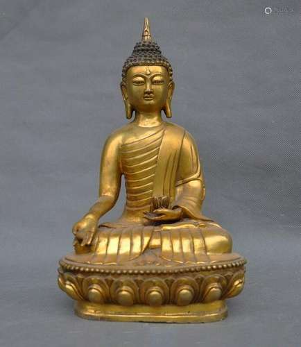 A GILT BRONZE SHAKYAMUNI BUDDHA FIGURE QING DYNASTY.