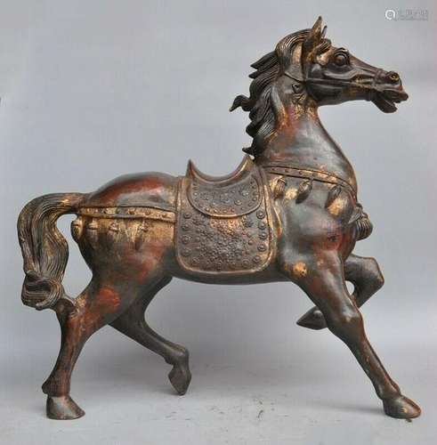 A GILT BRONZE HORSE STATUE QING DYNASTY.