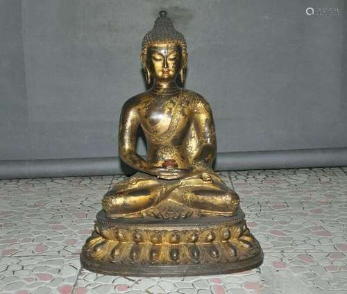 A GILT BRONZE SHAKYAMUNI BUDDHA FIGURE QING DYNASTY.