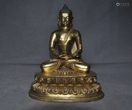 A GILT BRONZE SHAKYAMUNI BUDDHA FIGURE QING DYNASTY.