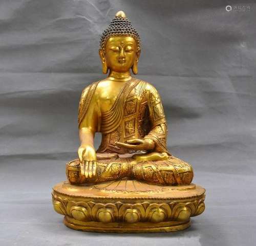 A GILT BRONZE SHAKYAMUNI BUDDHA FIGURE QING DYNASTY.