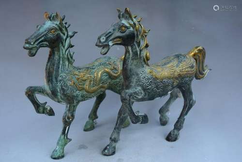 A PAIR BRONZE GILDED HORSE STATUE MING DYNASTY.