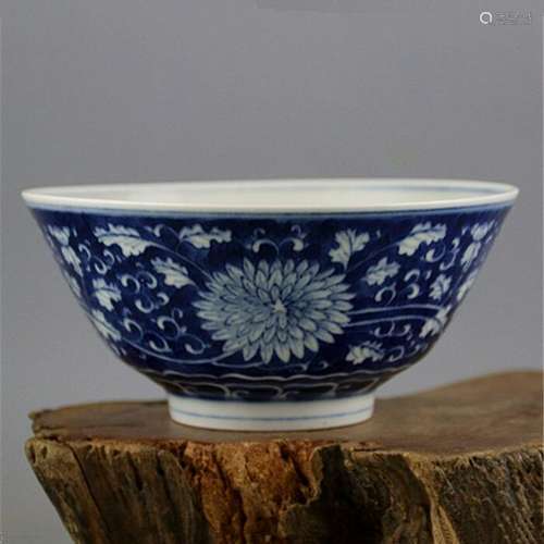 A BLUE & WHITE BOWL KANGXI MARK 17TH/C.