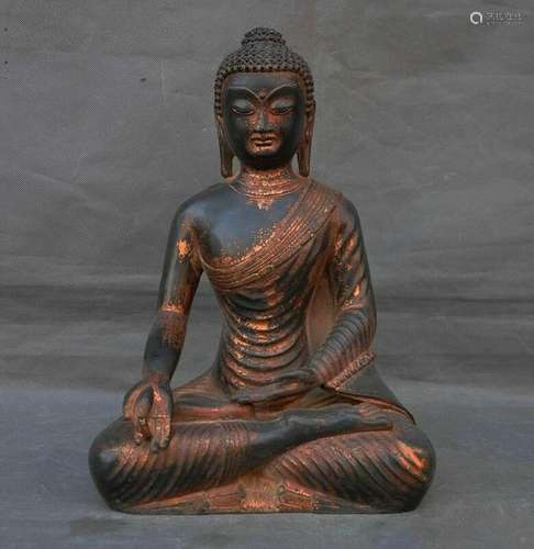 A GILT BRONZE SHAKYAMUNI BUDDHA FIGURE QING DYNASTY.