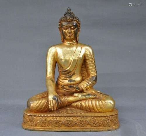 A GILT BRONZE SHAKYAMUNI BUDDHA FIGURE QING DYNASTY.