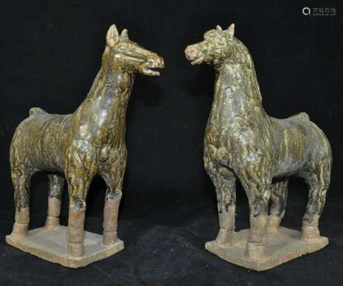 A-PAIR GREEN PORCELAIN HORSE STATUE MING DYNASTY.