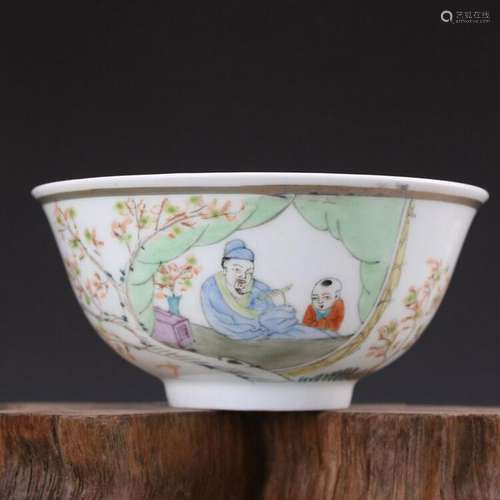 A FAMILLE ROSE BOWL QING DYNASTY.