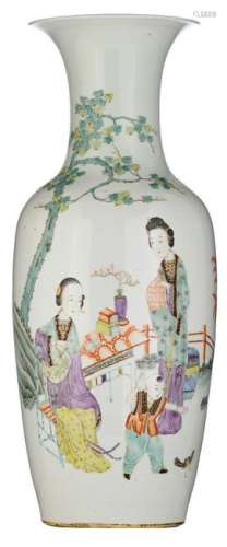 A Chinese famille rose vase, decorated with 'Long