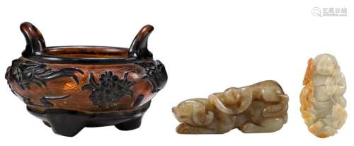 A Peking glass water pot, decorated with
