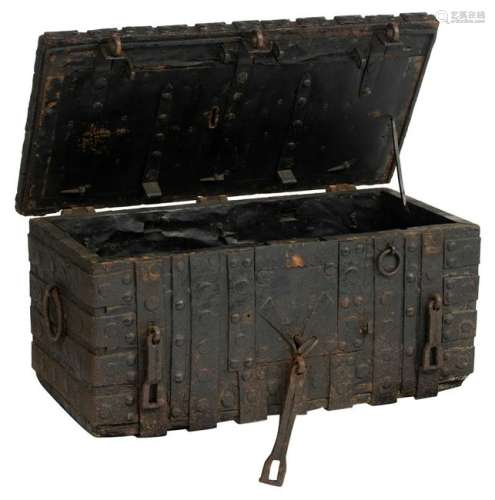 A wrought iron archive chest, 17thC, H 44 - W 100 - D