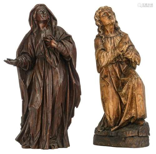 A wooden sculpture of the mourning Madonna, 17th/18thC;