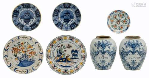 A lot of two blue and white decorated Delftware tabacco