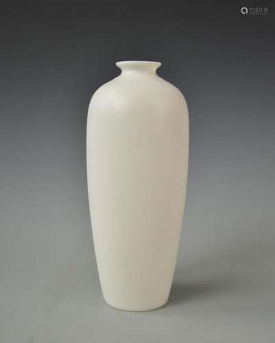 Chinese Blanc de Chine Vase