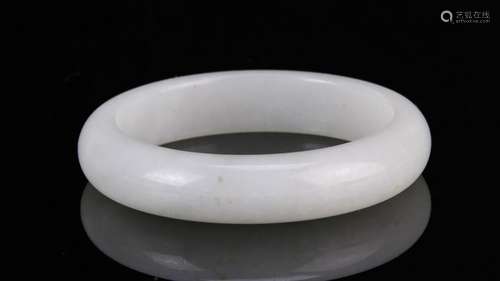 Chinese Jadeite Bangle