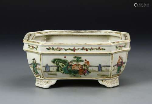 Chinese Export Famille Rose Planter