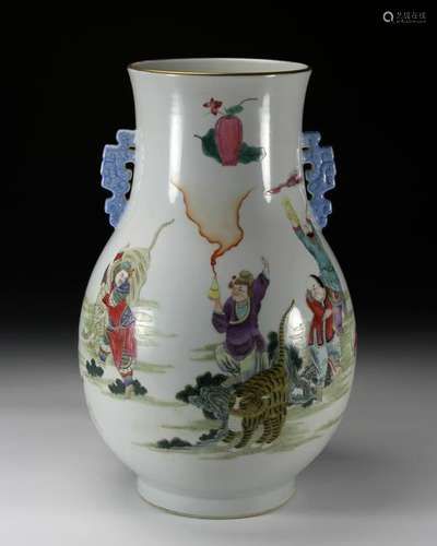 Chinese Famille Rose Vase