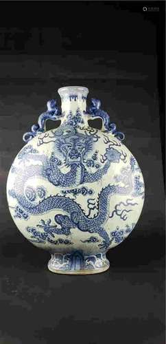 Blue and white dragon vase