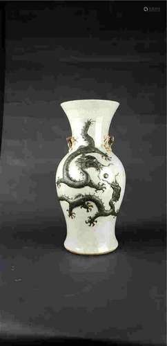 Dragon caving vase