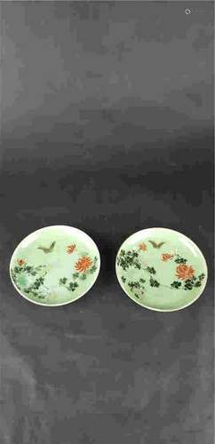 Pair of famille-rose dish