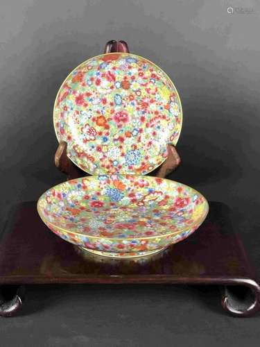 Pair of Famille rose Dish