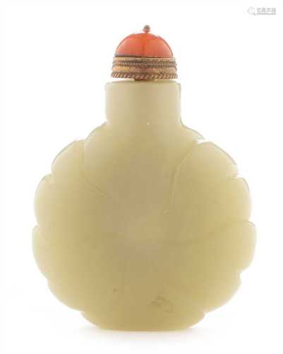 Chinese green jade snuff bottle