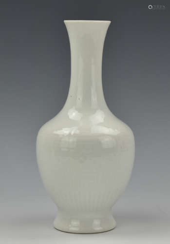 Chinese White Glazed Vase, 18-19th C.