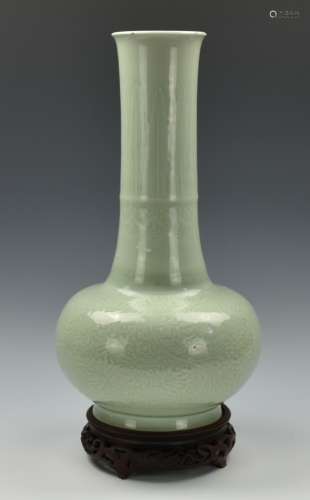 Chinese Celadon Glazed Vase w/ Stand,Kangxi Period